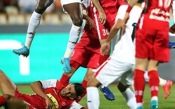 تساوی فولاد و پرسپولیس در نیمه نخست