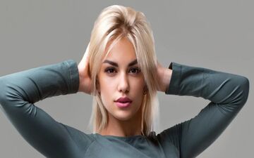 (عکس) زن ایده آل و زیبا از دید هوش مصنوعی / آیا واقعا این چیزی است که کامل به نظر می‌رسد؟
