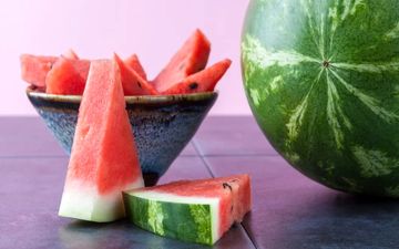 چگونه هندوانه شیرین و آبدار را از بقیه تشخیص دهیم؟ راهنمای گام به گام