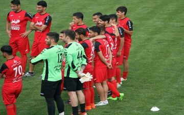 هواداران معترض به اتحاد پرسپولیس! 