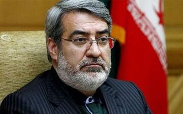 ساخت مسکن موقت زلزله زدگان آغاز شد/ظرف یک ماه آینده ساخت مساکن دائمی شروع می شود
