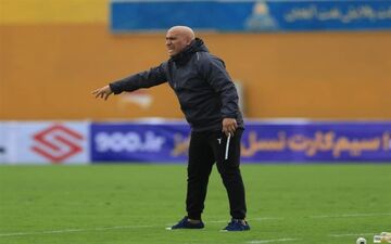 
منصوریان: بازیکنان و کادرفنی ام پنج، شش ماه است که ریالی پول به خانه نبرده اند
