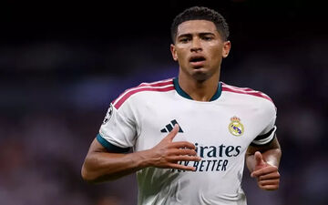 انفجار خشم بلینگام در دربی؛ فریاد ستاره رئال بر سر داور: «دو کارت قرمز را ندیدی؟!»
