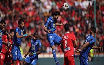 حاشیه های دربی89/اعتراض شدید استقلالی ها به 2 پرسپولیسی