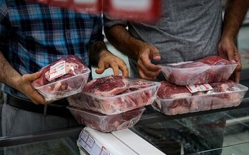 عرضه گوشت تنظیم بازار ۸۰۰ هزارتومانی آغاز شد