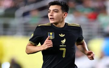 الماس ۱۷ ساله فوتبال جهان رکورد زد؛ جوان‌ترین بازیکن جام جهانی ۲۰۲۶ معرفی شد