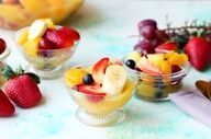 دسر میوه‌ای سه‌سوته؛ انتخابی خوشمزه و سریع برای شب یلدا