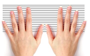 دلیل تیره شدن رنگ ناخن ها چیست؟