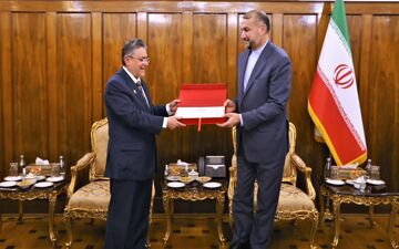 پیام سلطان عمان به رئیس جمهور تسلیم وزیر خارجه شد
