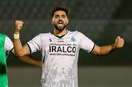 ویدیو | ضربه عجیب رحمان جعفری؛ فرصت طلایی ذوب‌آهن!/ نفس در سینه پرسپولیسی‌ها حبس شد
