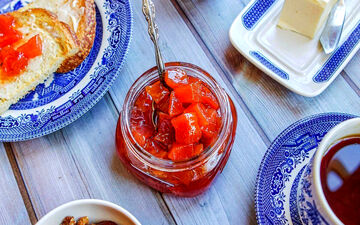 طرز تهیه مربای به؛ خوش‌رنگ، خوش‌عطر و ماندگار برای صبحانه
