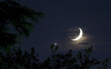 امشب در آسمان ایران؛ ماه و مشتری در کنار هم می‌درخشند