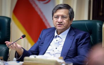 همتی: فروپاشی اقتصاد ایران، توهمی بی‌اساس است