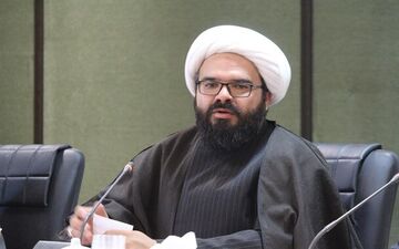 دولت به جای اینکه به فکر سلامت مردم باشد به فکر صنعت گردشگری و روابطش با کشورهاست