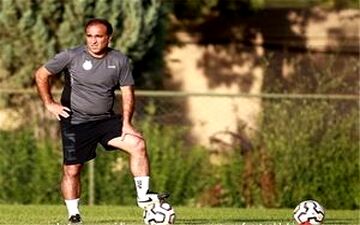  استقلال لیاقت صدر جدول و قهرمانی را دارد