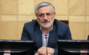 از سیدمحمد خاتمی به‌دلیل ارایه راهکارهایی برای برون‌رفت از شرایط کنونی تشکر می‌کنم