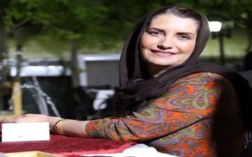 تیپ و ژست زیبای فریبا کوثری در بندر ترکمن (عکس)