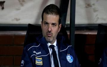 ستاره استقلال؛ مردی بیرون از زمین