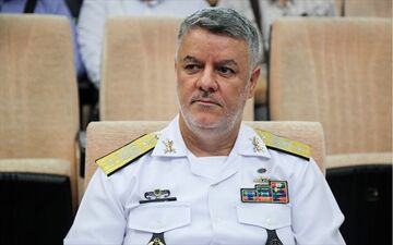  دریادار خانزادی: توان حضور در تمام اقیانوس‌های دنیا را داریم 