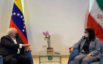 ظریف با معاون رئیس‌جمهور ونزوئلا گفتگو کرد