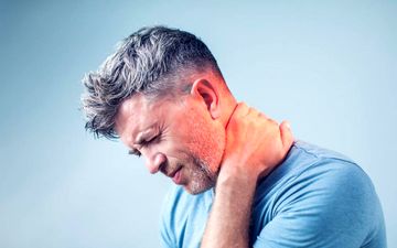 شایع‌ترین علل درد گردن و راه‌های درمان آن + ویدئو