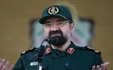 محسن رضایی: آمریکا به تروریست‌های ورشکسته پناه برده است