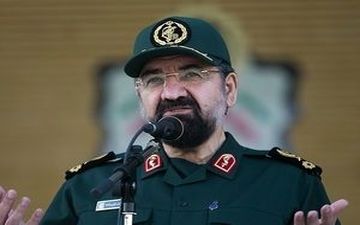 محسن رضایی: آمریکا به تروریست‌های ورشکسته پناه برده است