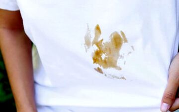 رفع لکه لباس سفید با مواد تمیزکننده طبیعی و خانگی