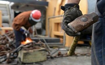 کارگران نیز مشمول ۲ روز تعطیلی در هفته باشند

