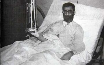 ویدئو / روایت دلتنگی رهبر معظم انقلاب از امام خمینی (ره)؛ ماجرای عکس در اتاق بیمارستان