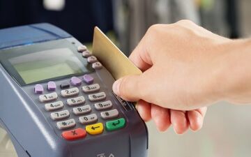 اعطای کارت اعتباری یک و دو میلیون تومانی به اقشار آسیب‌پذیر
