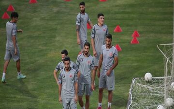 گل محمدی به پرسپولیسی ها استراحت داد