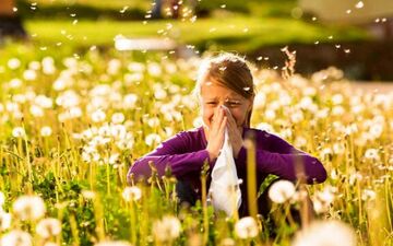 روشی عالی برای کاهش عطسه و خارش گلو در فصل بهار
