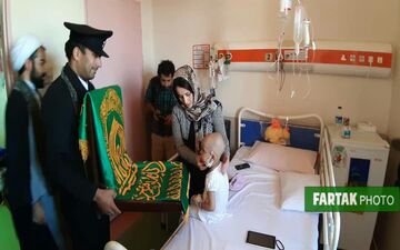 بازدید خادمان حرم رضوی از گلزار شهدا و بیمارستان کودکان محمد کرمانشاهی به روایت تصویر