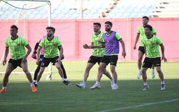 سرلک شبانه به منامه رفت