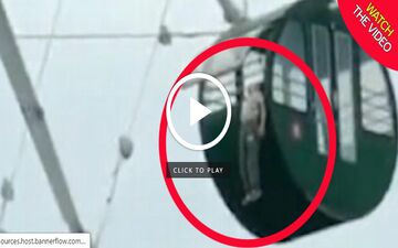زنده ماندن معجزه آسای کودک خردسال آویزان از چرخ و فلک! + فیلم