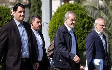 پزشکیان: تلاش می‌کنیم مشکل سوخت نیروگاه‌ها را حل کنیم

