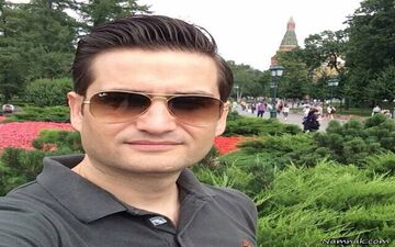 تیپ و ژست عجیب بازیگر مشهور و همسرش در کوهستان+عکس