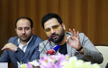 احسان علیخانی: برخی از مجریان بدونِ هیچ آزمون و خطایی، برنامه زنده اجرا می‌کنند
