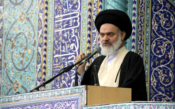 آیت الله حسینی بوشهری: زیر بار مذاکره با آمریکا نمی‌رویم
