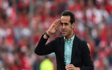 علی کریمی دلیل شکست پرسپولیس مقابل الاهلی را بیان کرد