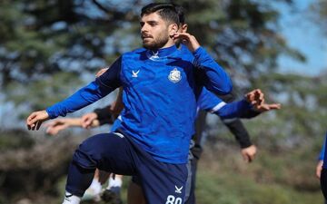 تکذیب مذاکره با استقلال توسط مهاجم پرسپولیسی