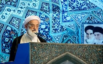  مسئولان تسلیم خواسته‌های دشمن نشوند/ دولتمردان برای حل مشکلات اقتصادی مردم همت کنند 