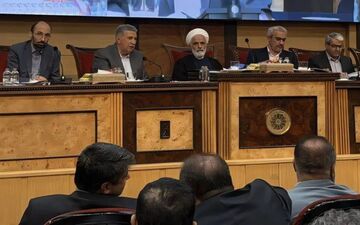 کارخانه تولید مقررات سه شیفت فعال است؛ دستور انصاری برای بهبود فضای کسب‌وکار