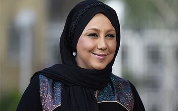تیپ عجیب بهنوش بختیاری در یک رستوران