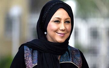 تیپ عجیب بهنوش بختیاری در یک رستوران