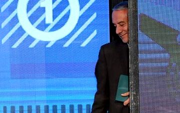 رفت و آمدهای مشکوک در فدراسیون فوتبال