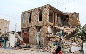 انتقاد یک نماینده مجلس به عدم کمک سلبریتی ها به زلزله زدگان سرپل ذهاب
