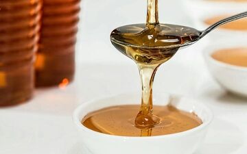 میزان مصرف روزانه عسل مشخص شد؛ چند قاشق بخوریم؟