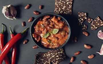 طرز تهیه خوراک لوبیا چیتی خانگی (مقوی و خوشمزه با طعم رستورانی)